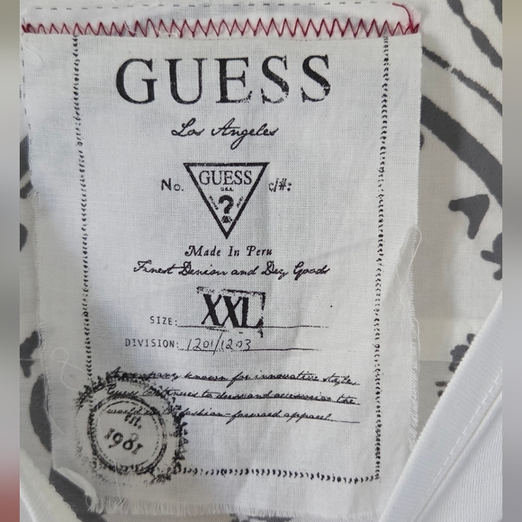 GUESS White Men's V-Neck Graphic Shirt XXL - Picture 5 of 7